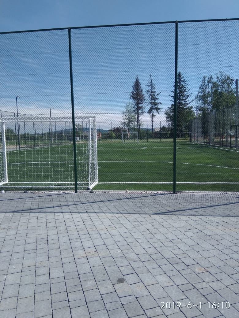 Спортивний майданчик